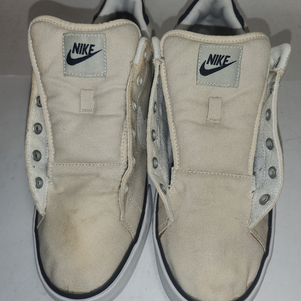 Nike Brs Size 11.5